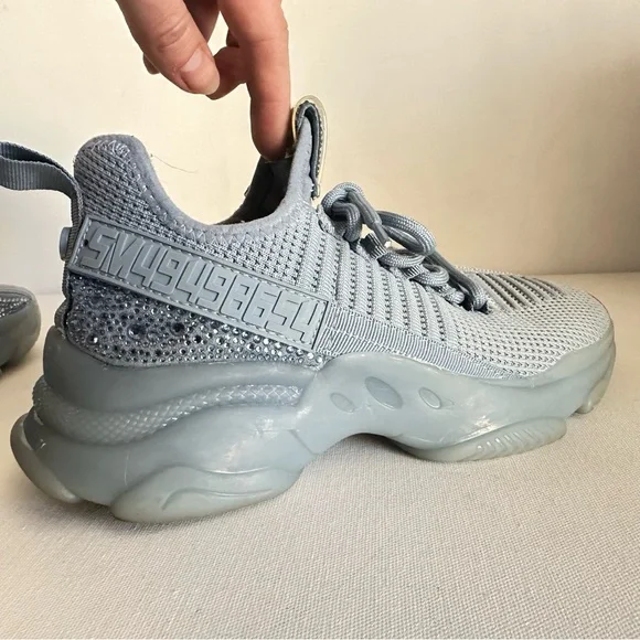 Steve Madden Women's Sz 7 (6.5) Maxima Knit Baby Blue Rhinestone Fashion Sneaker - Picture 1 of 12